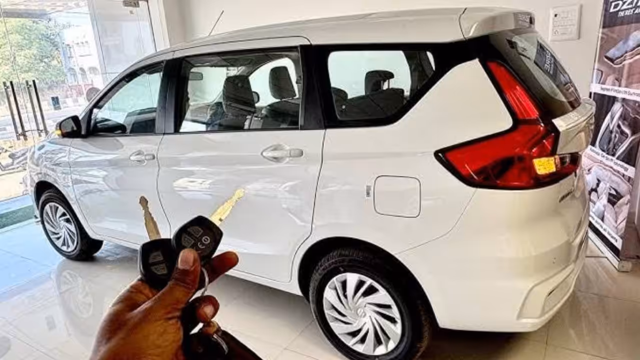 Maruti Launches New 7-Seater SUV with 30 kmpl Mileage, Premium Features, and 6 Airbags to Take on Toyota Innova