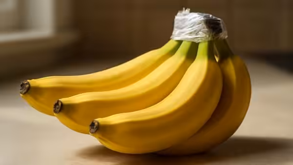 How bananas can stay fresh and yellow for up to two weeks when stored with one simple household item