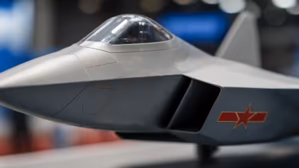 This Chinese “6th‑generation” fighter looks built for stealth, but telltale clues scream movie prop: when form beats feasibility